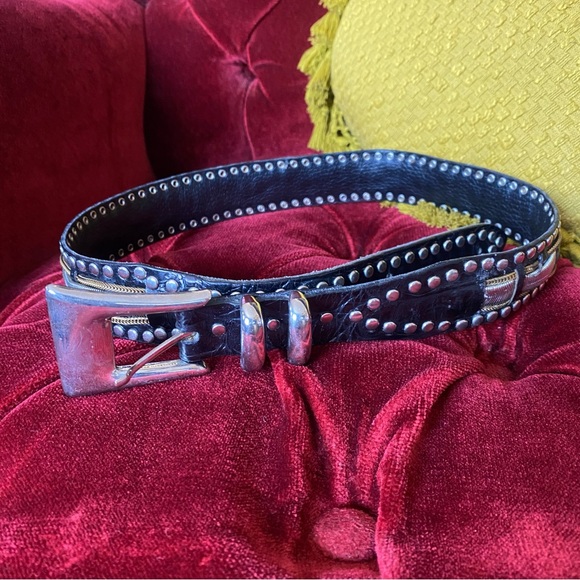 Women’s Vintage Nanni Western Black Silver and Gold Leather Belt size 30 large - Picture 2 of 8
